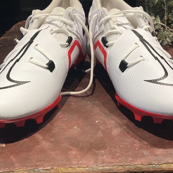 Football cleats good newcondition - Picture 4 of 4